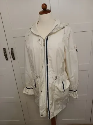 Chaqueta impermeable mujer blanca