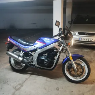 Suzuki GS 500E Azul