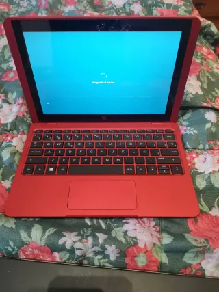 HP Pavilion x2 Convertible 2 en 1 Rojo