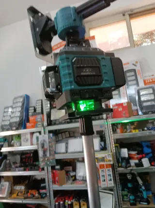 Livella laser 16 linee autolivellante