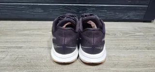 Zapatillas Nike Moradas y Blancas