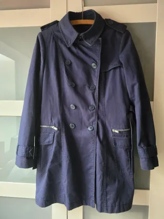 Gabardina azul Stradivarius