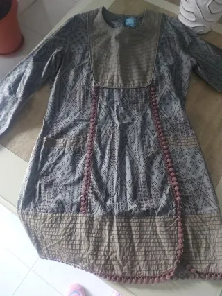 Vestido largo estampado beige