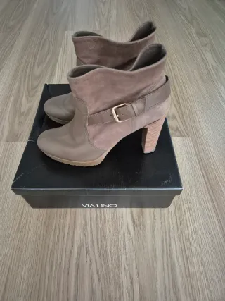 Botines tacón Via Uno marrones