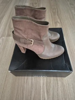 Botines tacón Via Uno marrones
