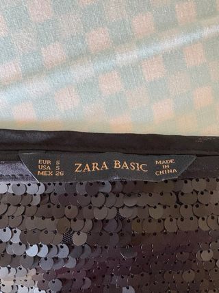 Falda mini lentejuelas negra Zara
