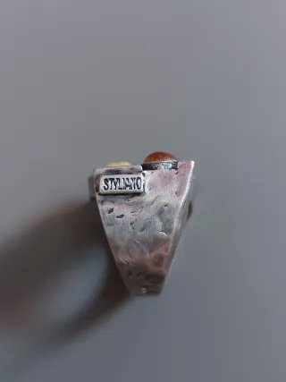 Anillo con piedras ámbar y plata
