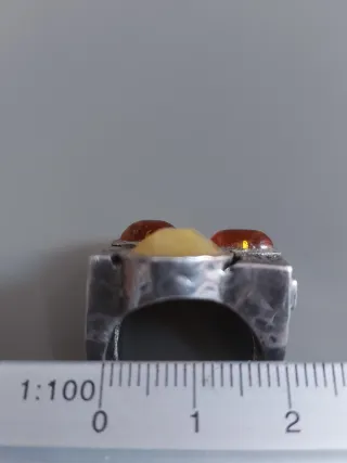 Anillo con piedras ámbar y plata