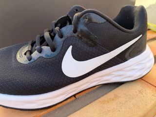 Nike Revolution 6 Hombre Negro/Blanco