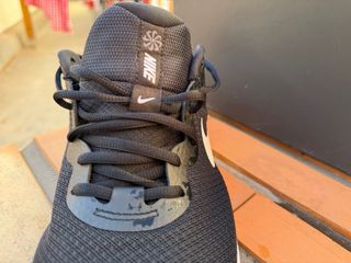 Nike Revolution 6 Hombre Negro/Blanco