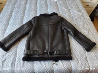 Cazadora Zara efecto piel negra