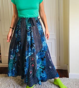 Falda larga bordada floral