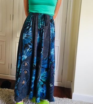 Falda larga bordada floral