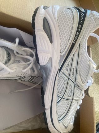 ASICS GT-1000 Talla 41.5 Blancas/Plata