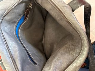 Borsa a spalla grigio con teschi