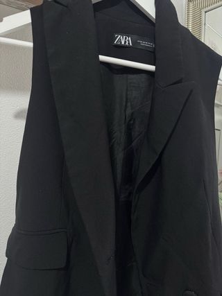 Chaleco negro Zara Talla XS