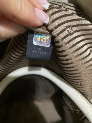 Bolso Fendi beige y piel de vaca