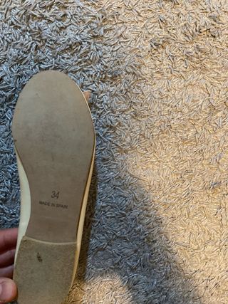 Zapatos niña beige con tira