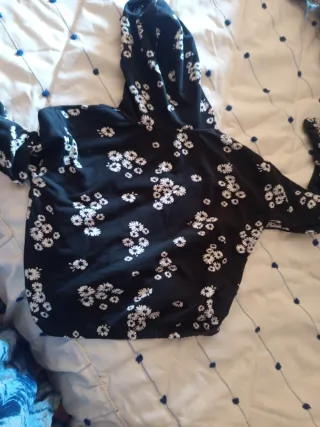 Sudadera con capucha floral