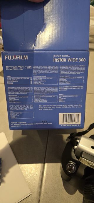 Cámara Fujifilm Instax Wide 300 + Bolso
