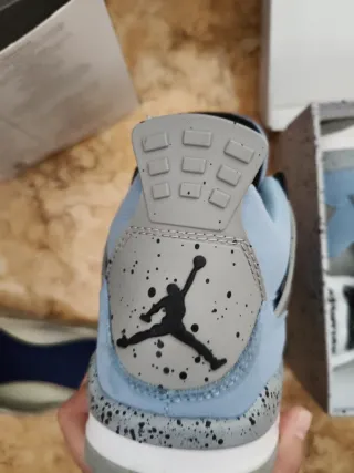 Air Jordan 4 Retro