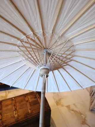 Paraguas chino hecho a mano blanco