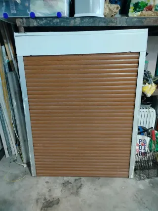 Ventana aluminio con persiana