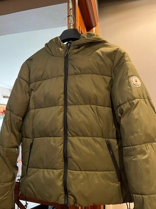 Chaqueta GreenCoast verde oliva.