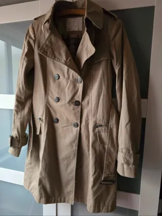 Gabardina Stradivarius Beige