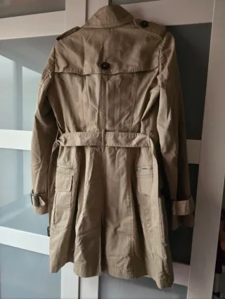 Gabardina Stradivarius Beige