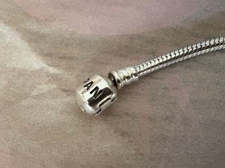 Pulsera Pandora de 18cm + 2 Charms