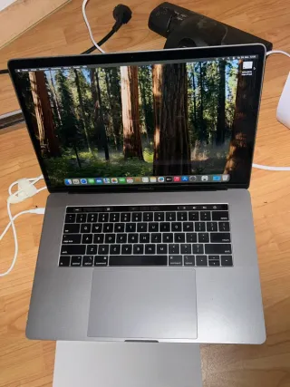 MacBook Pro 15 2019 16GB 500GB