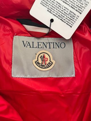 Abrigo Moncler x Valentino