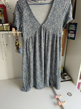 Vestido floral azul veraniego