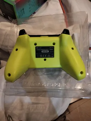 Mando Xbox Negro con detalles verdes