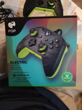 Mando Xbox Negro con detalles verdes