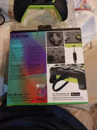 Mando Xbox Negro con detalles verdes