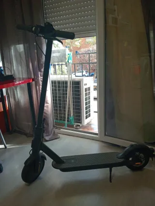 Monopatín Eléctrico Negro