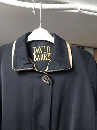 Chaquetón DAVID BARRY negro y mostaza
