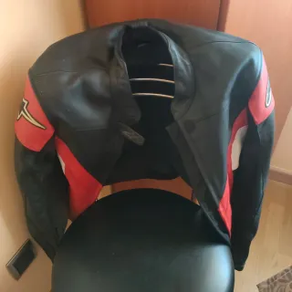 Chaqueta Moto Piel Negra/Roja + Casco