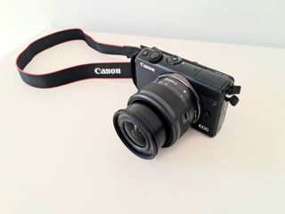 OFERTA Cámara Canon EOS M100 como nueva