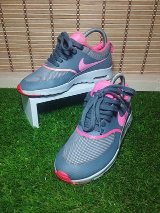 Zapatillas Nike Air Max Tavas Gris y Rosa