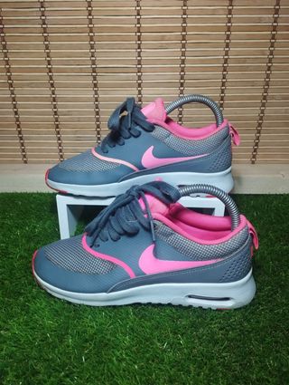 Zapatillas Nike Air Max Tavas Gris y Rosa