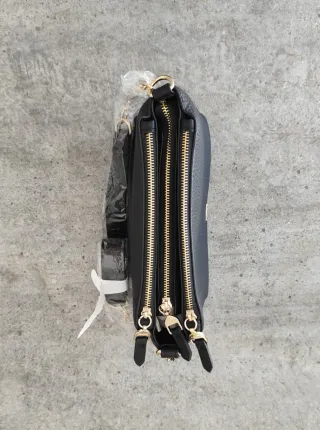 Bolso negro Parfois con cadena dorada