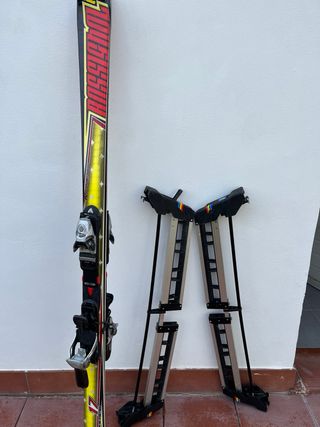 Portaesquís y equipo de esquí