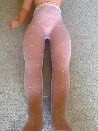 Medias blancas con topos para Nancy