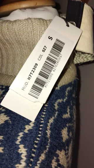 Pullover collo alto con fiocchi di neve