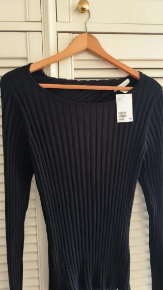 Jersey canalé negro espalda escotada H&M