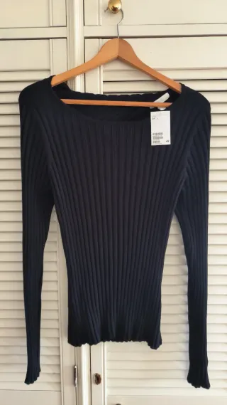 Jersey canalé negro espalda escotada H&M