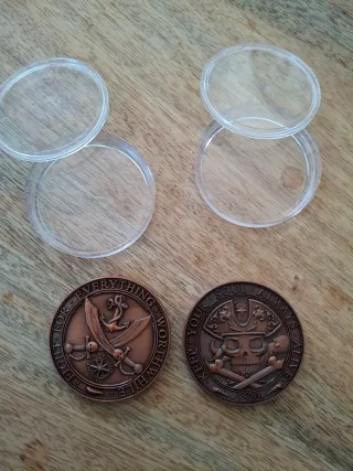 Réplica moneda pirata calavera 1520